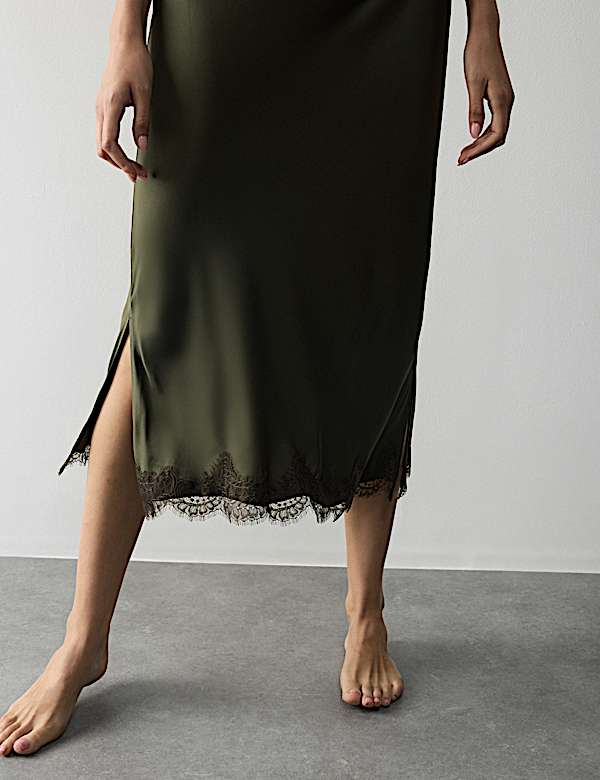 Camis&oacute;n maxi con encaje y sat&eacute;n - US