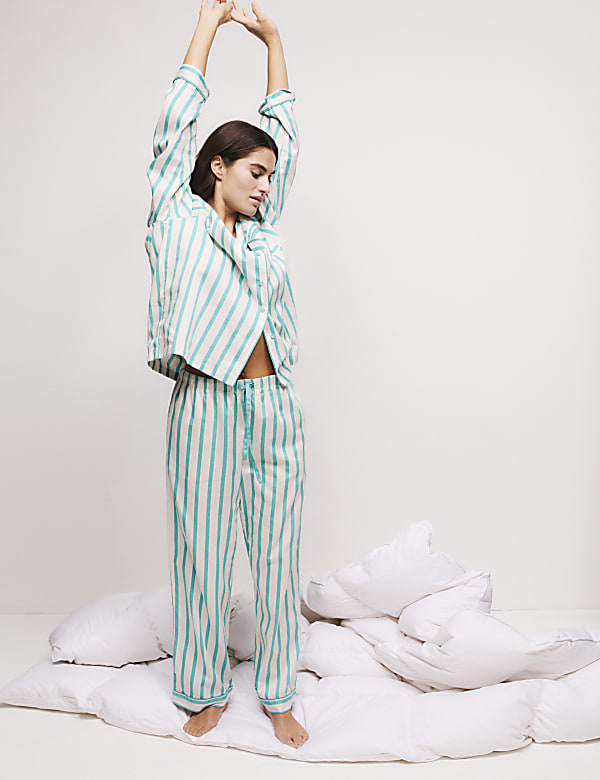 Gestreiftes Schlafanzugset für Damen im Familienlook zu Weihnachten - AT