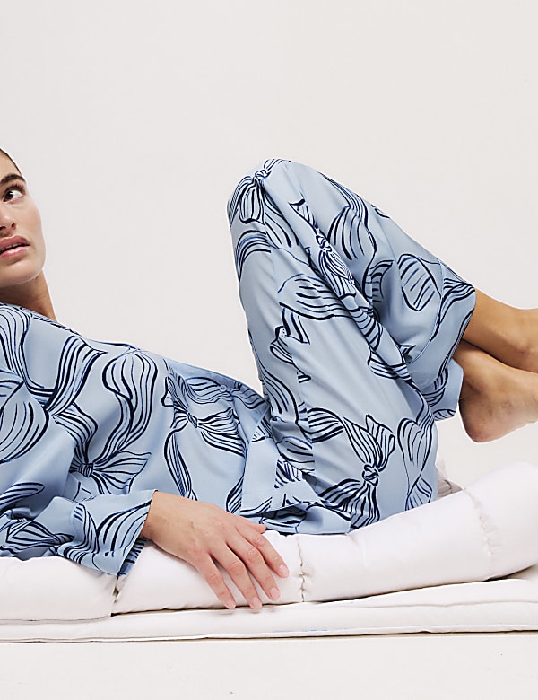 Dream Satin™ Printed Revere Pyjama Set