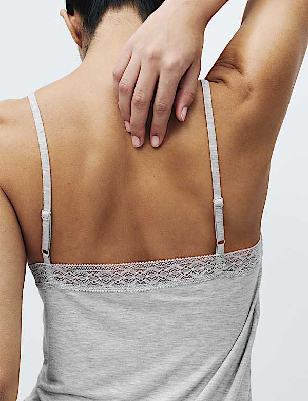 Set mit Tr&auml;gertop und Shortie Spitzenbesatz - AT