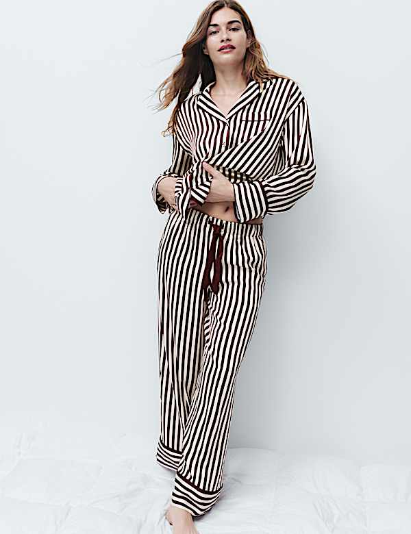 Pijama de rayas con solapa Dream Satin&trade; - US