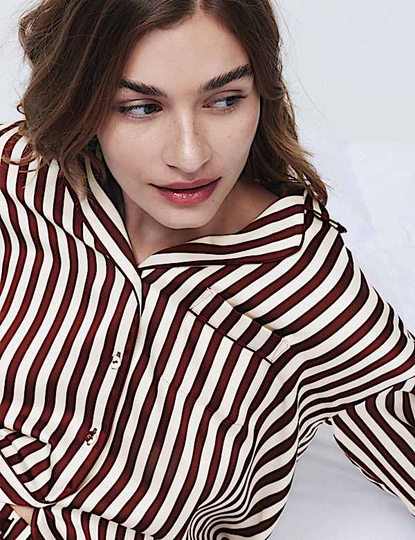 Pijama de rayas con solapa Dream Satin&trade; - US