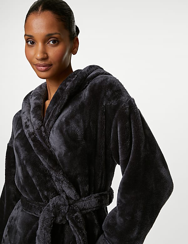 Womens hooded fluffy dressing gown outlet