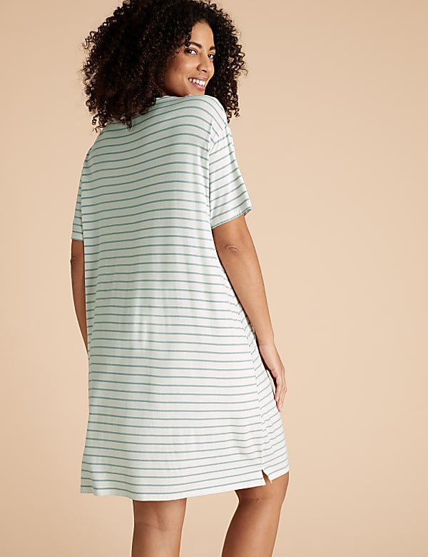 Dreaming of the Weekend Slogan Nightdress