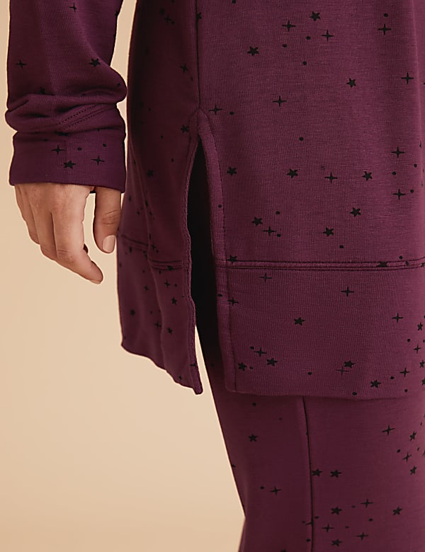 Flexifit™ Lounge Star Print Funnel Neck Top