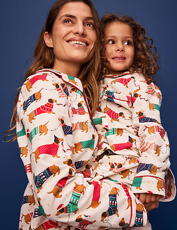 Women s Sausage Dog Family Christmas Nightshirt LIGHT CREAM Nightdresses M S CA