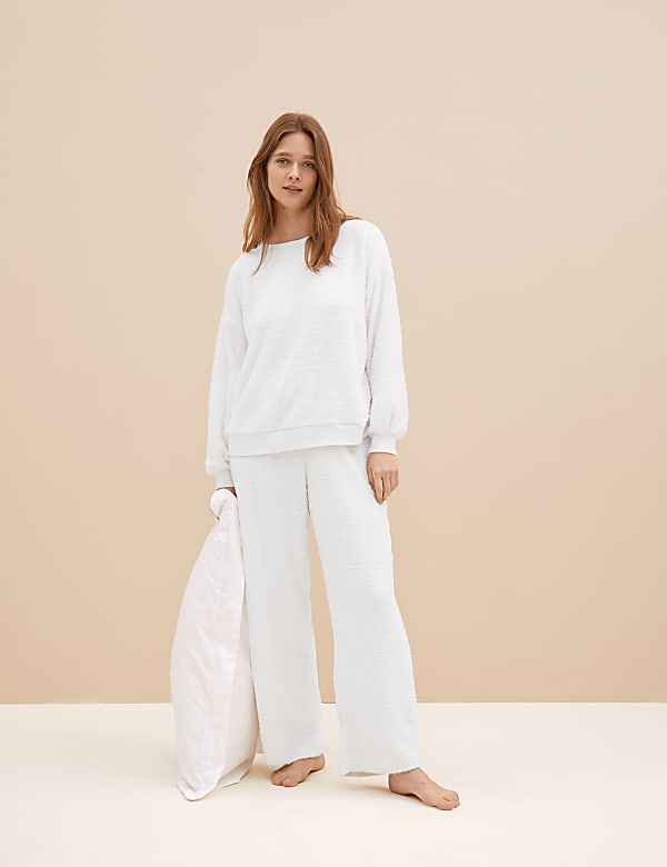 Fluffy Knit Lounge Sweatshirt