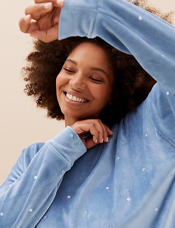 Flexifit™ Velour Spot Lounge Top