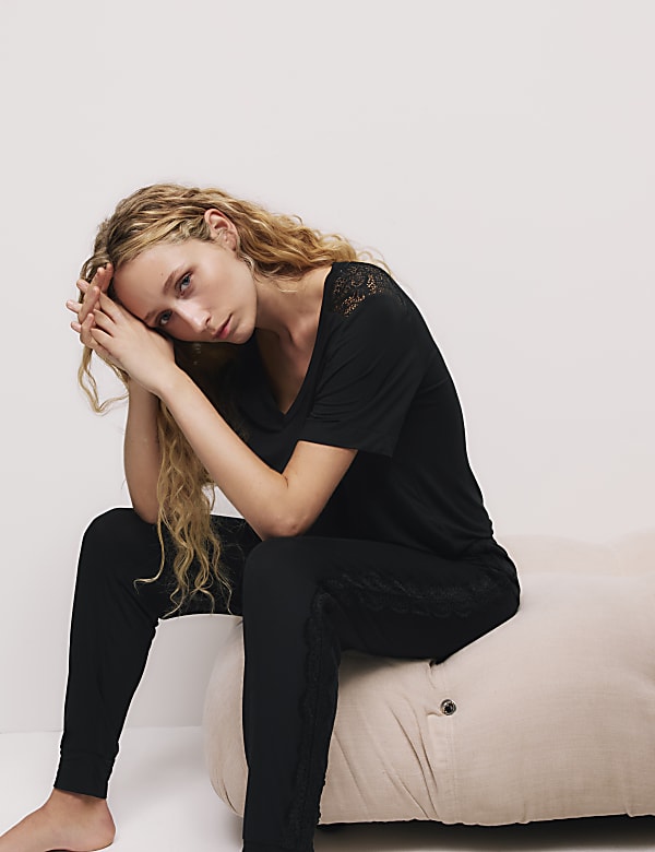 Body Soft™ Lace Detail Pyjama Top