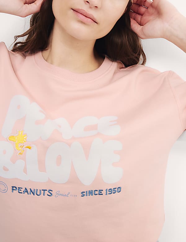 Cotton Rich Peanuts&trade; Lounge Sweatshirt - JP