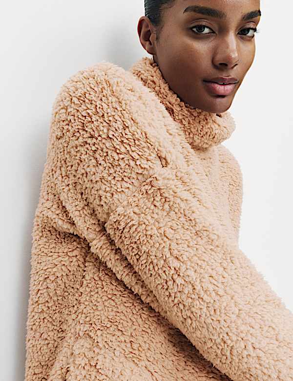 סווטשירט צמרירי לבית עם צווארון גבוה - IL