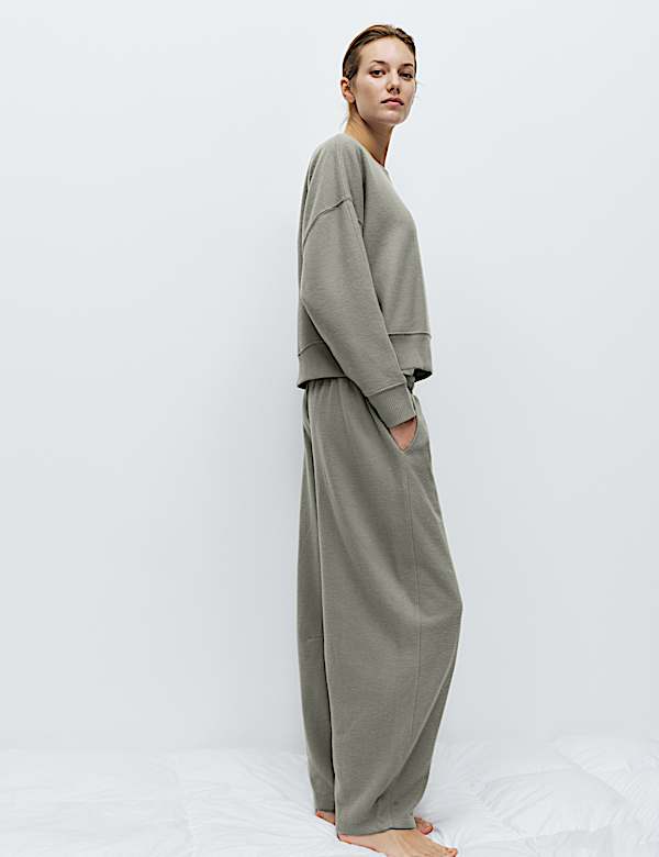 Cosy Lounge Sweatshirt - JE