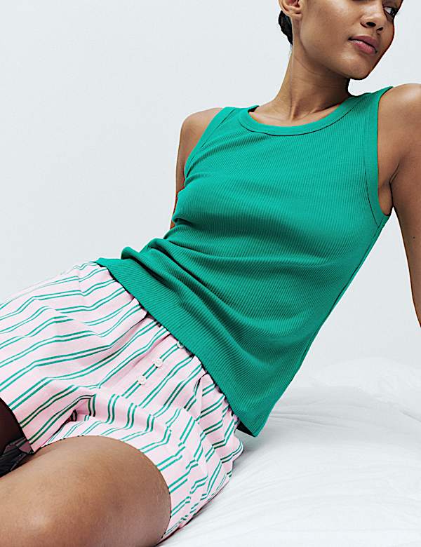 Conjunto corto de rayas con camiseta acanalada - US