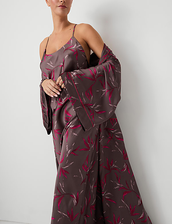 Robe de chambre en satin à manches larges et motif fleuri - FR