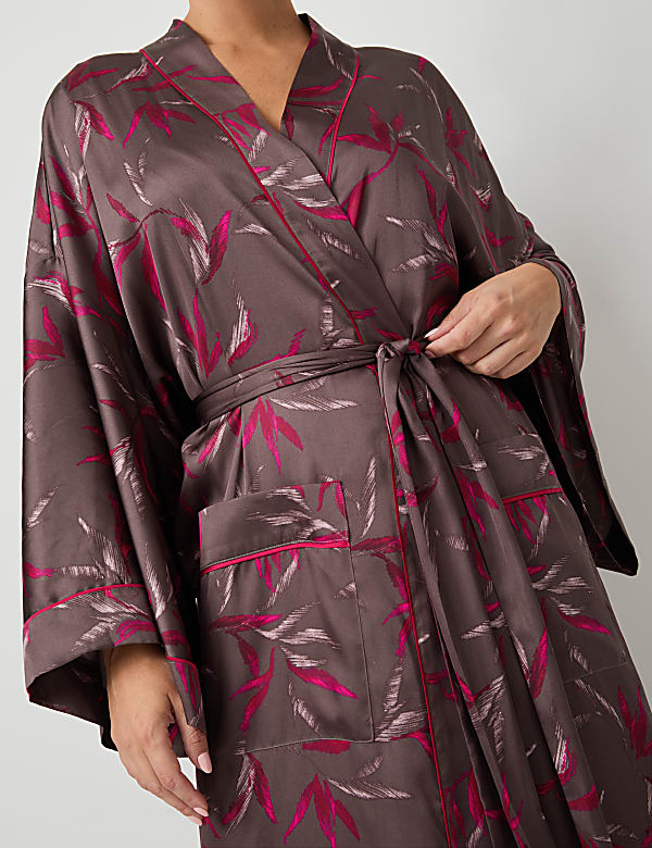 Robe de chambre en satin à manches larges et motif fleuri - FR