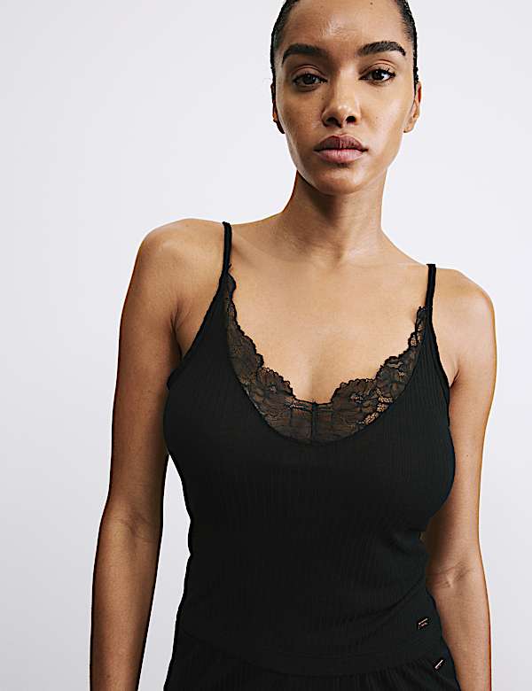 Caraco c&ocirc;tel&eacute; avec laine et bordure en dentelle - BE