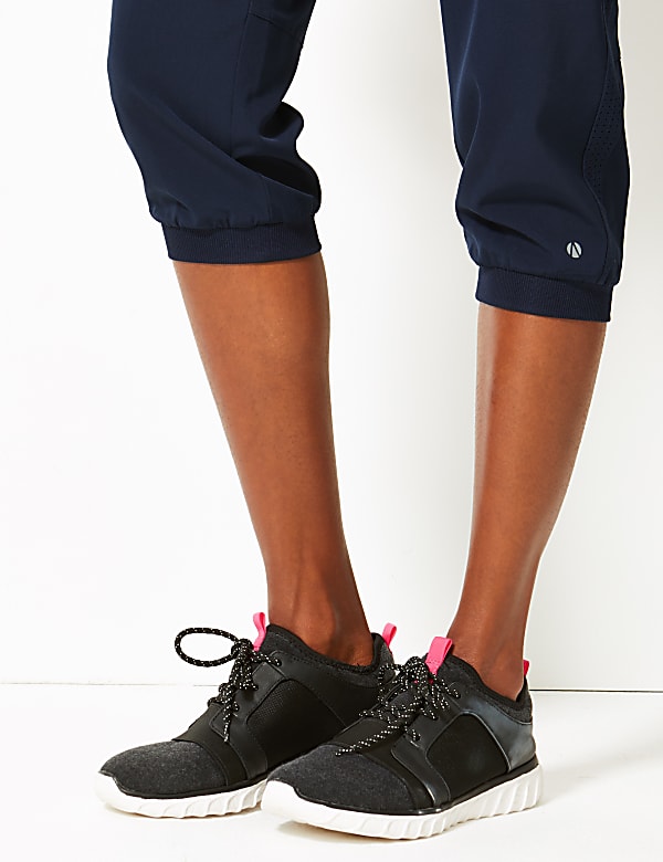 Quick Dry Cropped Joggers