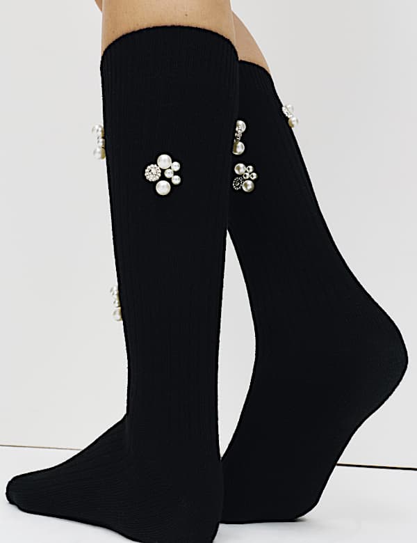 Embellished Pearl Cluster Ankle High Socks - PT