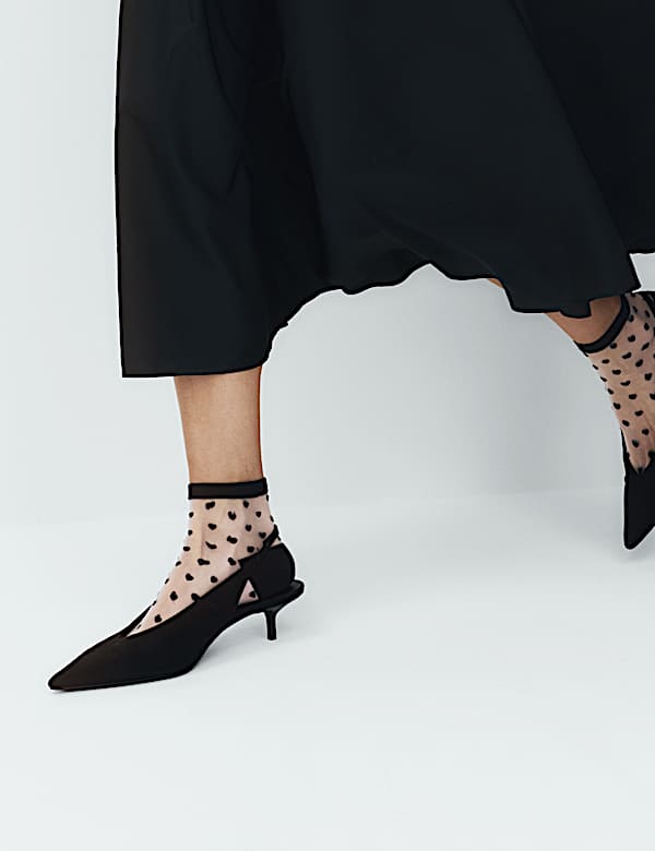 Sheer Heart Ankle High Socks - EE