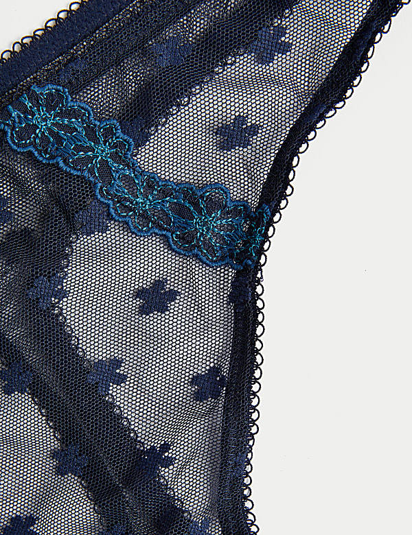 3pk Daisy Embroidery Mesh Thongs