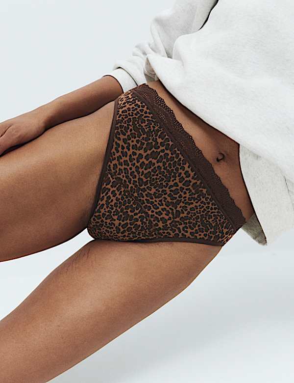 3 Pack Cotton Rich Period High Leg Knickers - CZ