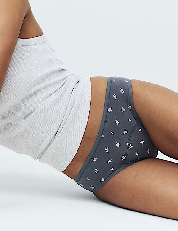 2er-Pack Perioden-Bikinislips mit Bl&uuml;mchendesign - AT