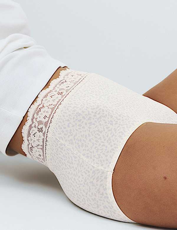 7 Pack Cotton Rich Lace Waist Full Briefs - IS