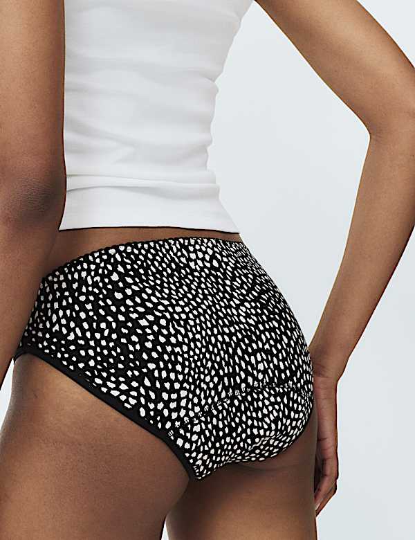 3 Pack Cotton Rich Period Bikini Knickers - RO