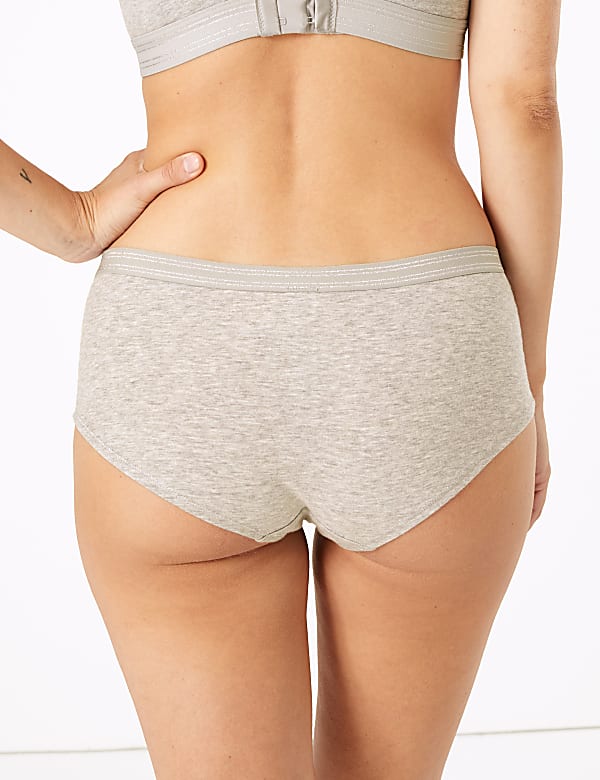 Sporty Waist Low Rise Shorts