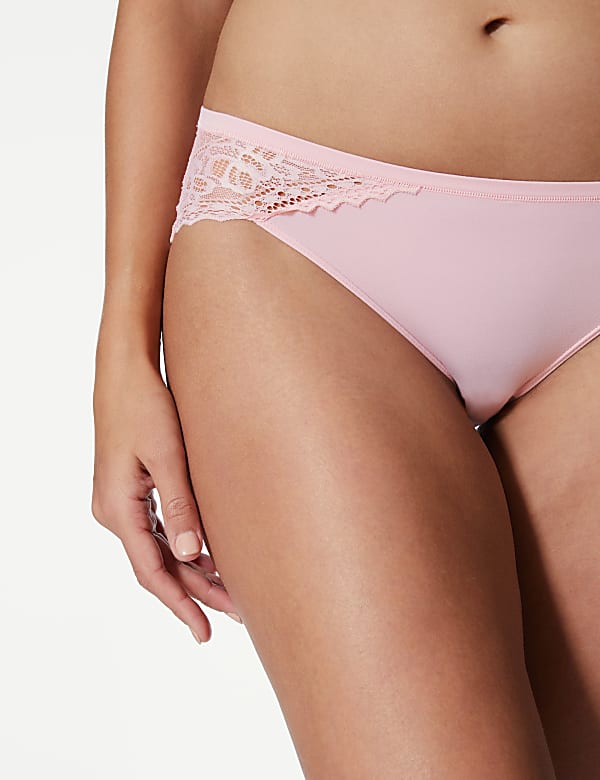 Sumptuously Soft™ Lace High Leg Knickers