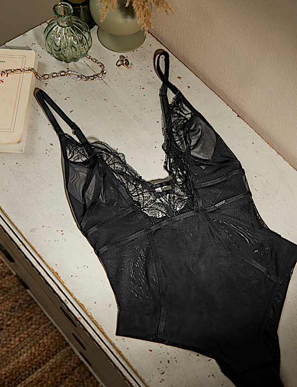 Calvi Embroidery Non Wired Body