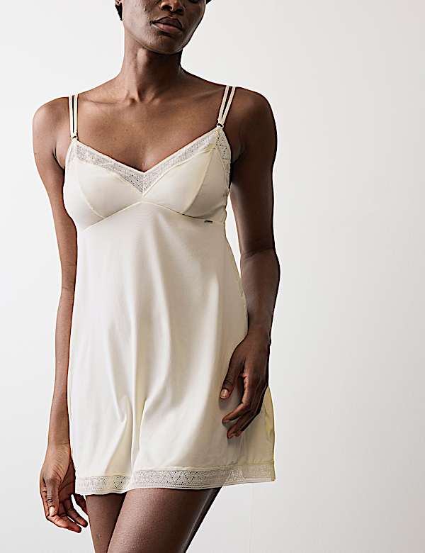 Boston Microfibre Non Wired Lace Trim Slip - US