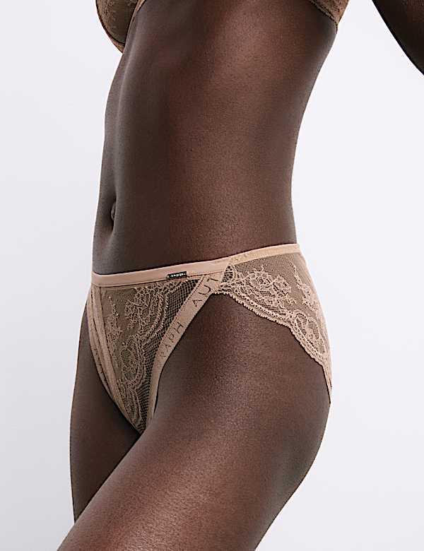 Murcia Lace High Leg
