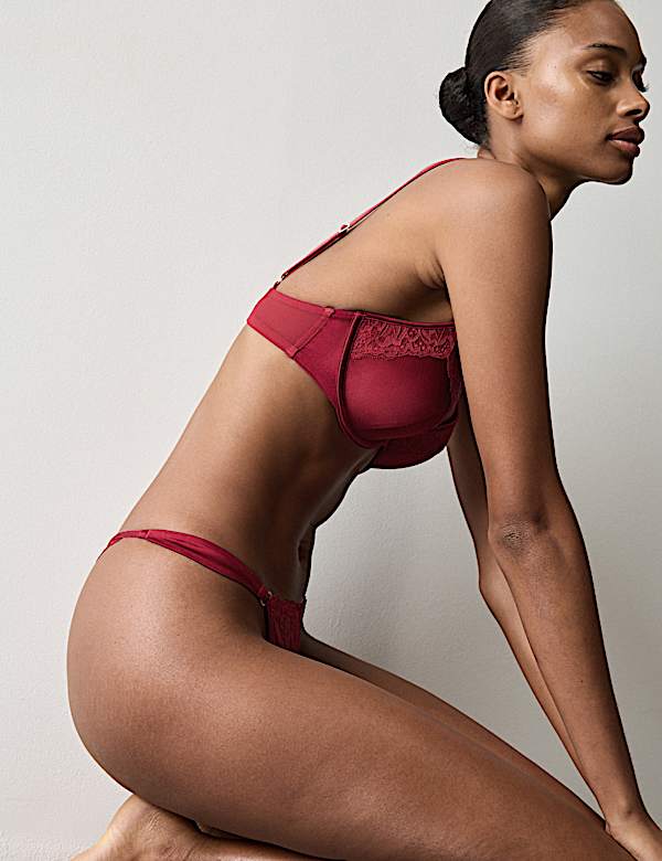 Soutien-gorge &agrave; armatures en soie & dentelle, demi-bonnets A &agrave; E - CA