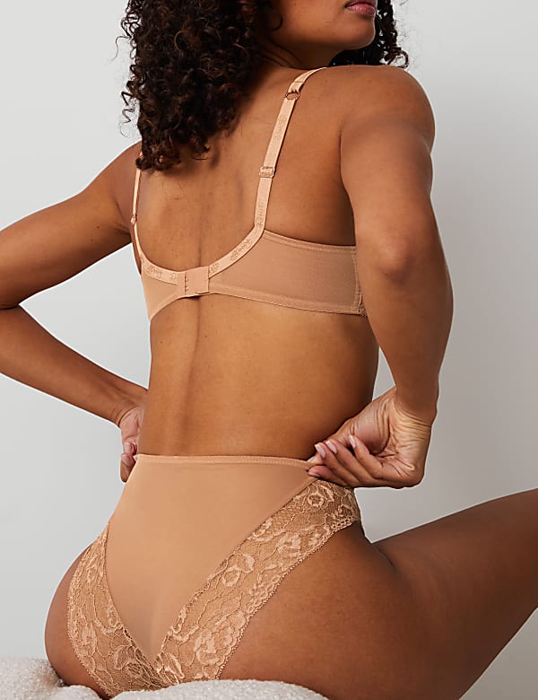 Lace Wired Full Cup Bra With Silk A-E