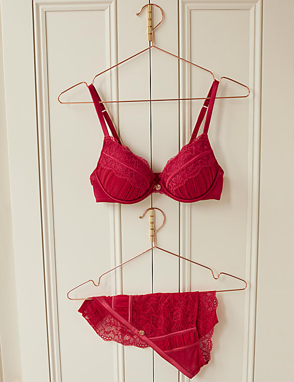 Lace Sweetheart Neck Bra