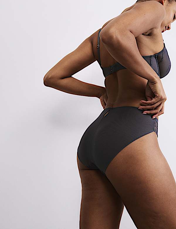 Σλιπ Lisianthus με ψηλό κόψιμο στους γοφούς και κέντημα - GR