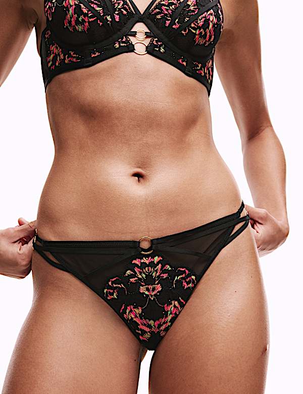 Vera Lace Thong - BE