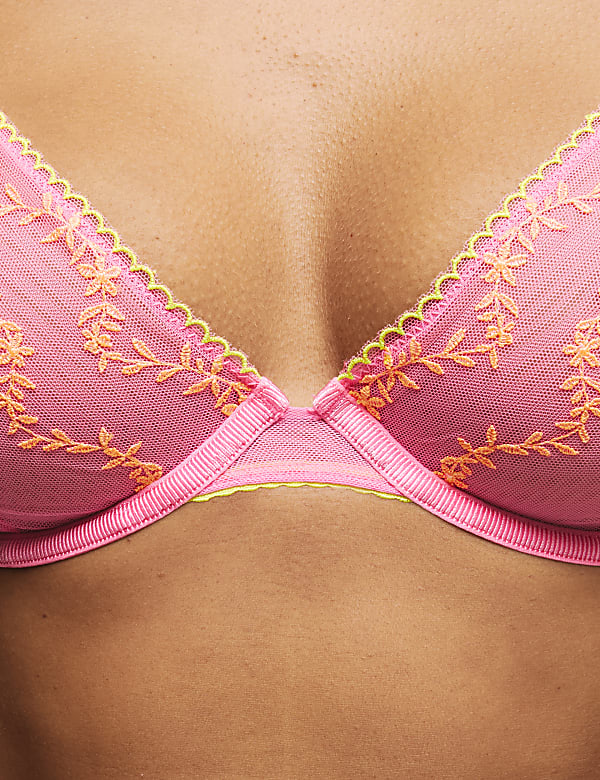 Bra Plunge Berkawat Bordir Farina A-E - ID