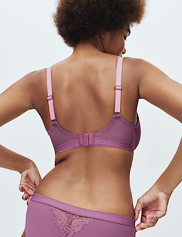 חזיית תחרה Anna עם מחשוף עמוק וברזלים (מידות F-H) - IL