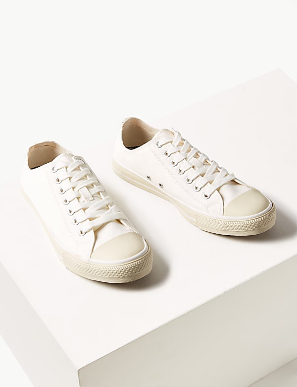 Canvas Lace-up Pumps