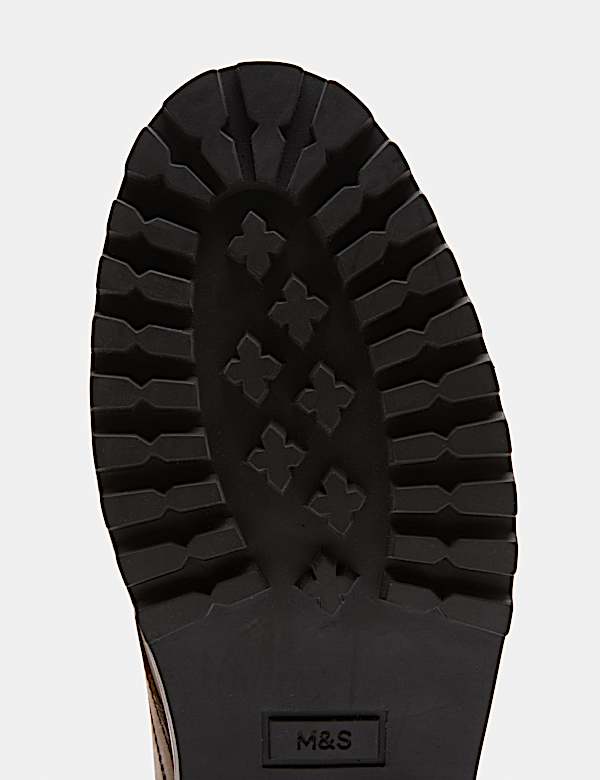 Gum Sole Cleated Chukka Boots - CZ