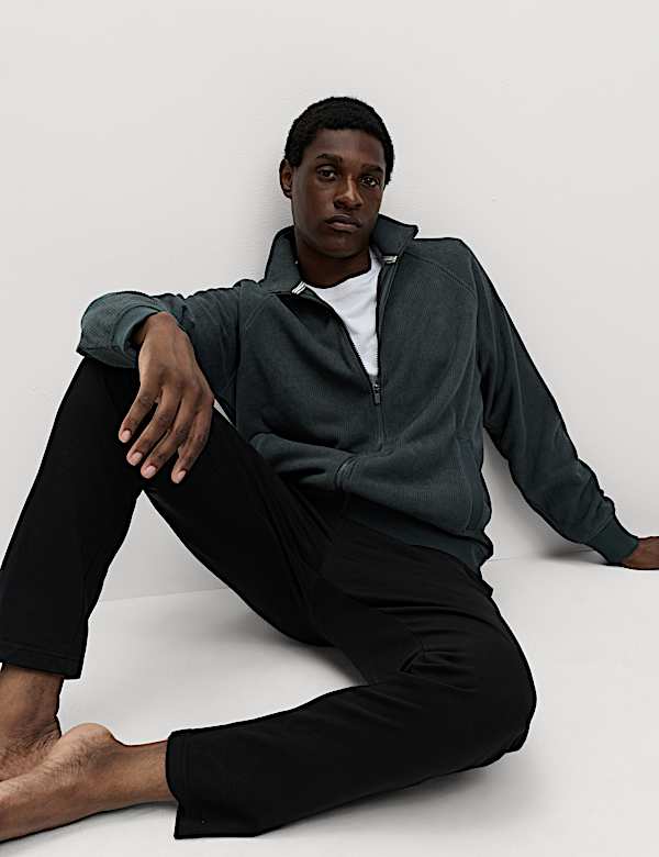 Loungewear-Oberteil aus Fleece mit Trichterkragen und Reißverschluss - DE