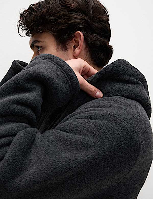 Superweicher Fleece-Morgenmantel mit Kapuze - DE