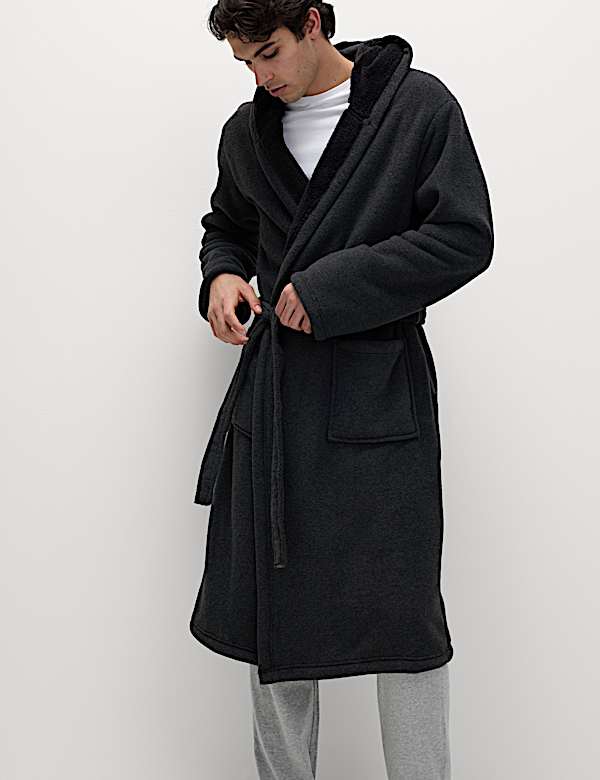 Superweicher Fleece-Morgenmantel mit Kapuze - DE