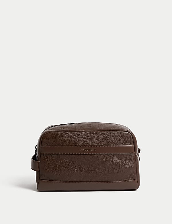 Leather Pebble Grain Washbag - ES