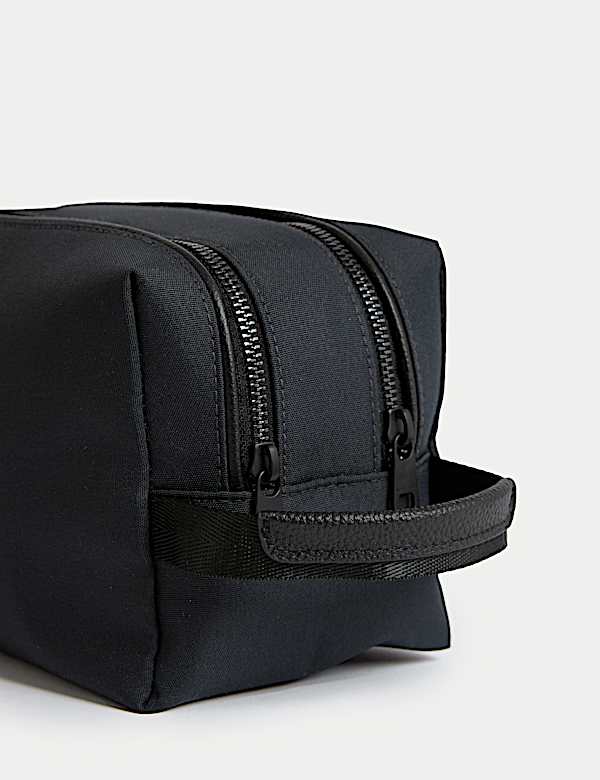 Hochwertiger Waschbeutel - AT