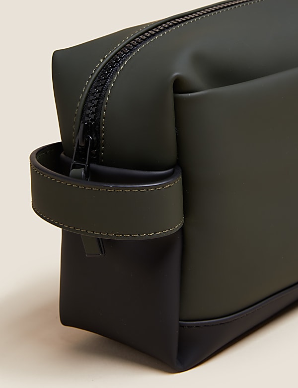 Rubberised Washbag