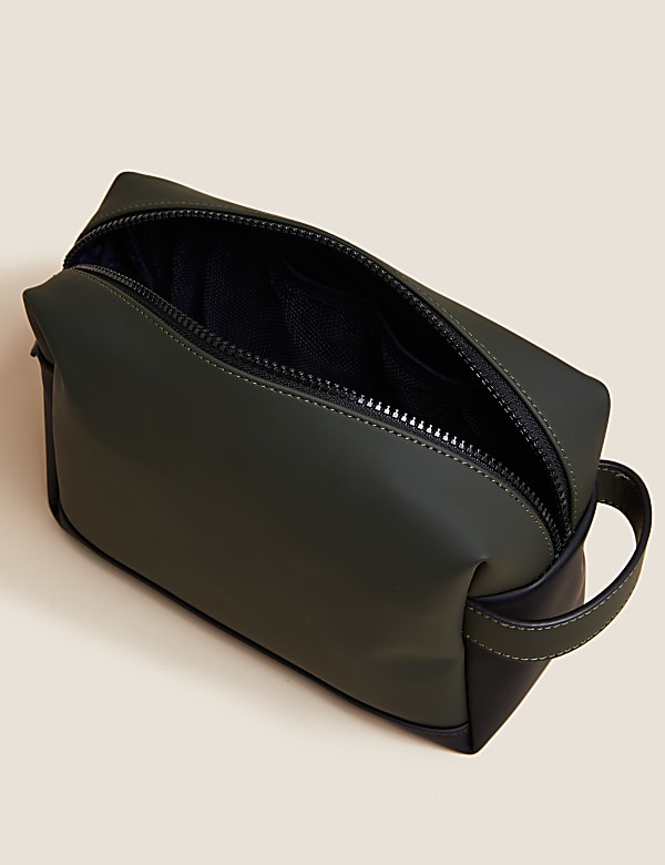 Rubberised Washbag