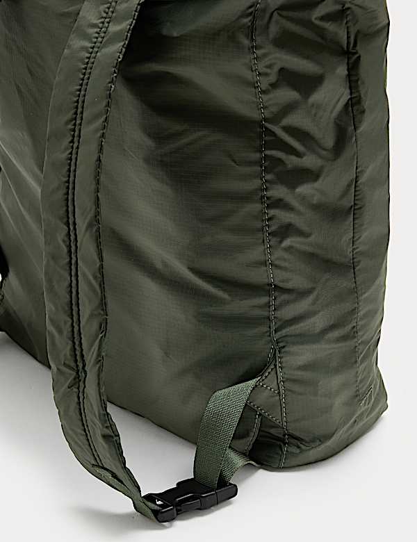 תיק גב רחב בשילוב ™Stormwear - IL